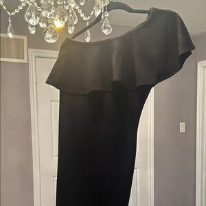Chic Black One-Shoulder Dress